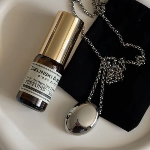 Sautoir boucle grise